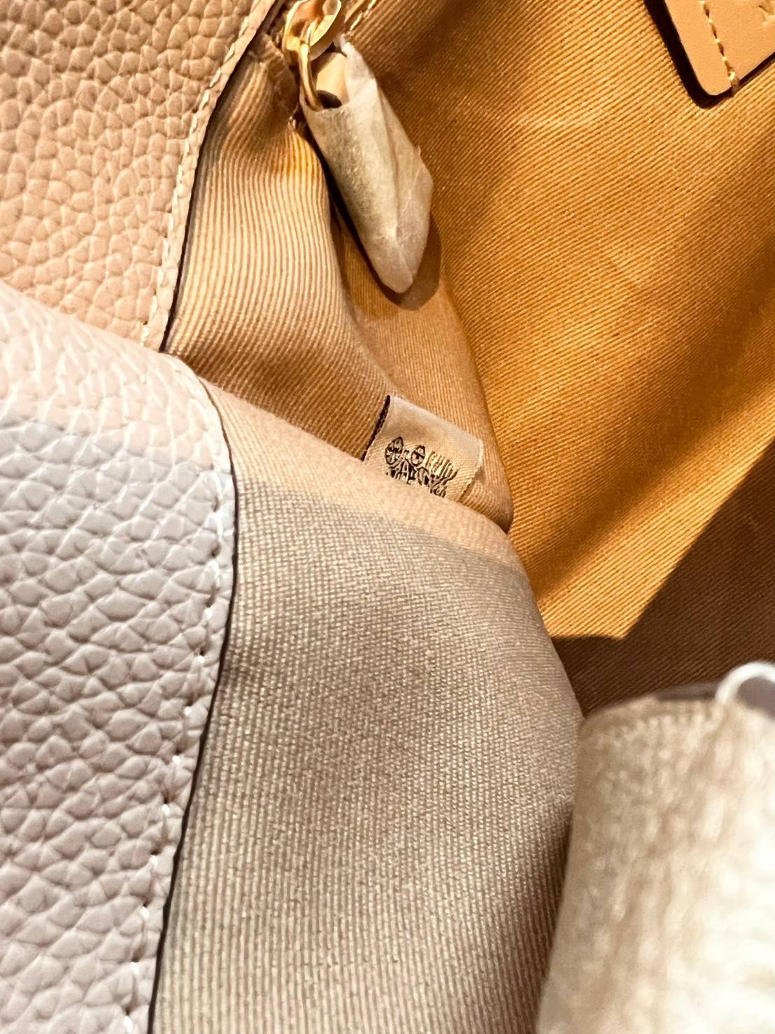 COACH DEMPSEY CARRYALL IN SIGNATURE JACQUARD WITH STRIP AND COACH PATCH((CE984)) ใบใหญ่ สีผู้ดีขับผิวมากๆเลยค่า😘 พร้อมส่งที่ไทย สีใหม่ล่าสุด2023! กับกระเป๋าทรงtote