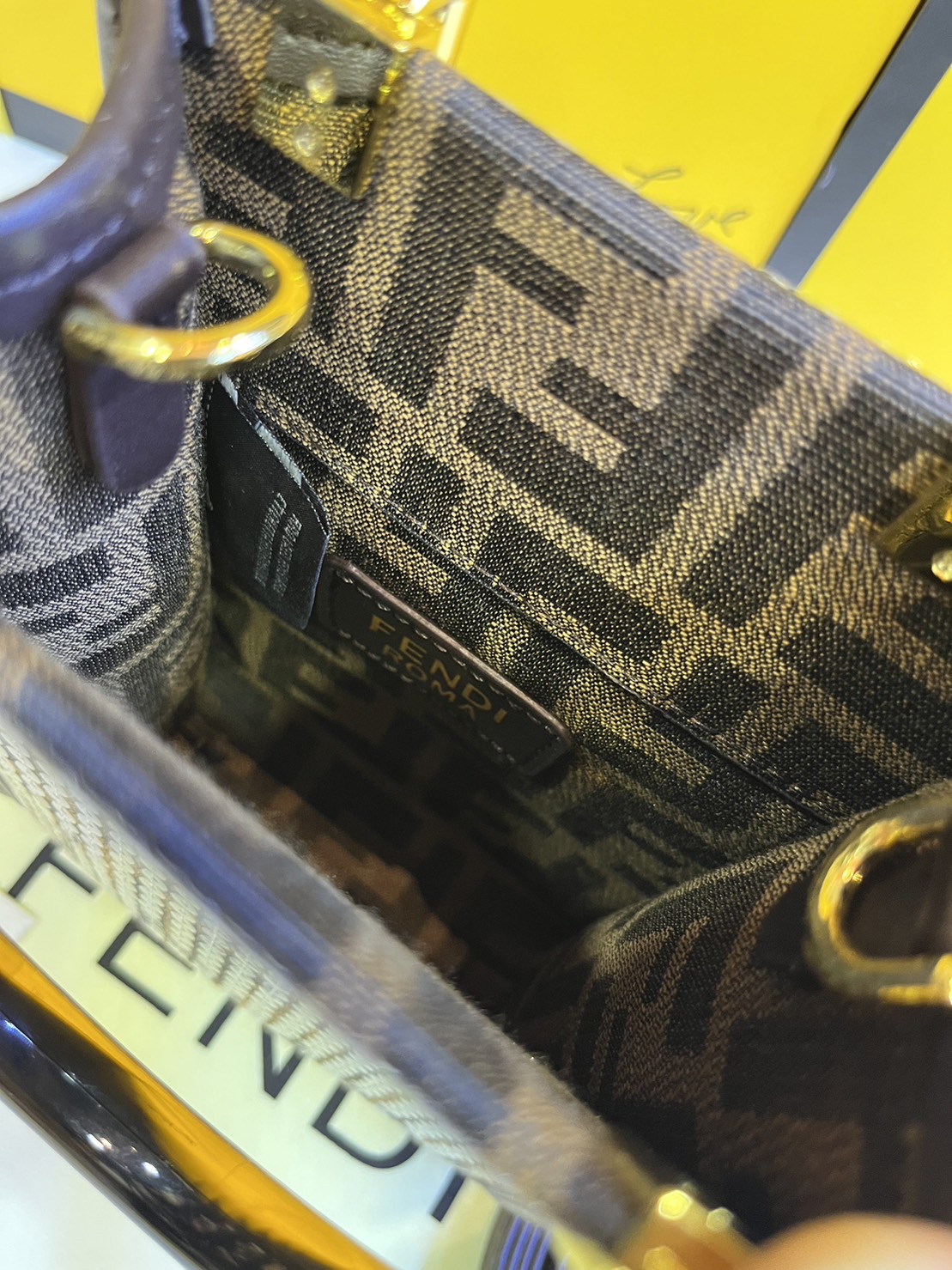 FENDI Mini Sunshine Shopper jacquard FF motif with shiny transparent sequins / Fendi Tote bag พร้อมส่ง กระเป๋าสะพายทรงมินิโท้ท ปักเลื่อมแวววาว รุ่นใหม่ สวยหรู **สินค้าเกรดออริจินอล 1:1 สลับแท้