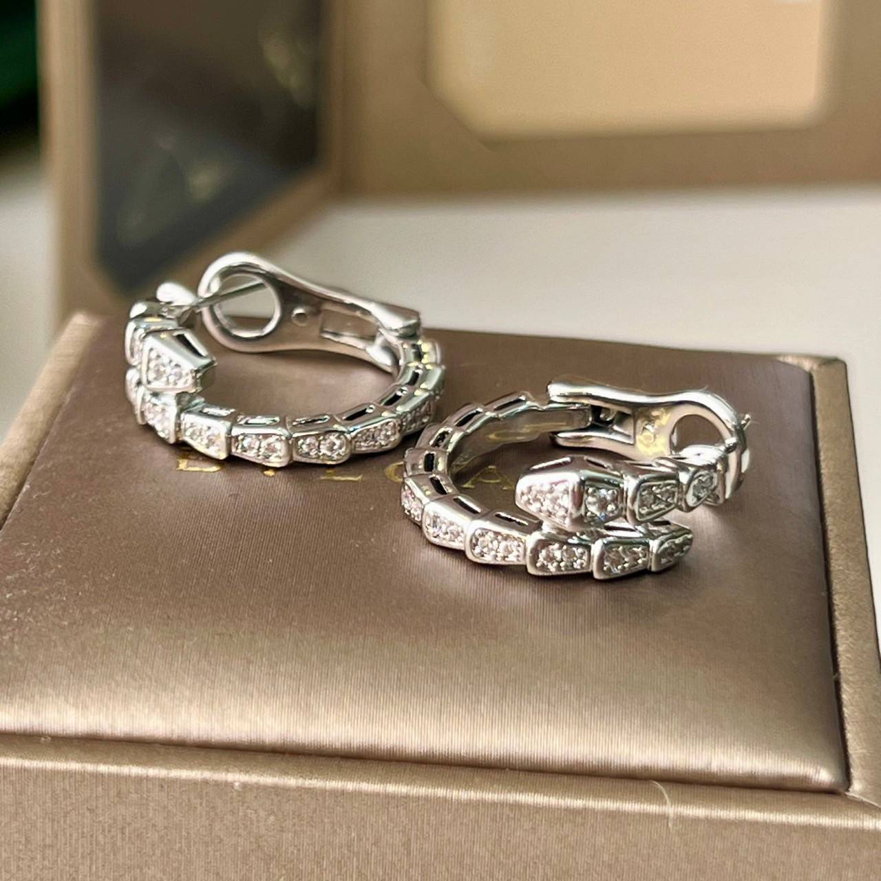 เกรดเทพ ORI | BVLGARI SERPENTI VIPER EARRINGS คุณภาพงานประกวด เกรดดีสุดเอาใจสาวๆไปเลย เงินแท้เงาสวยสมจริง ไม่ลอกไม่ดำ Full set box