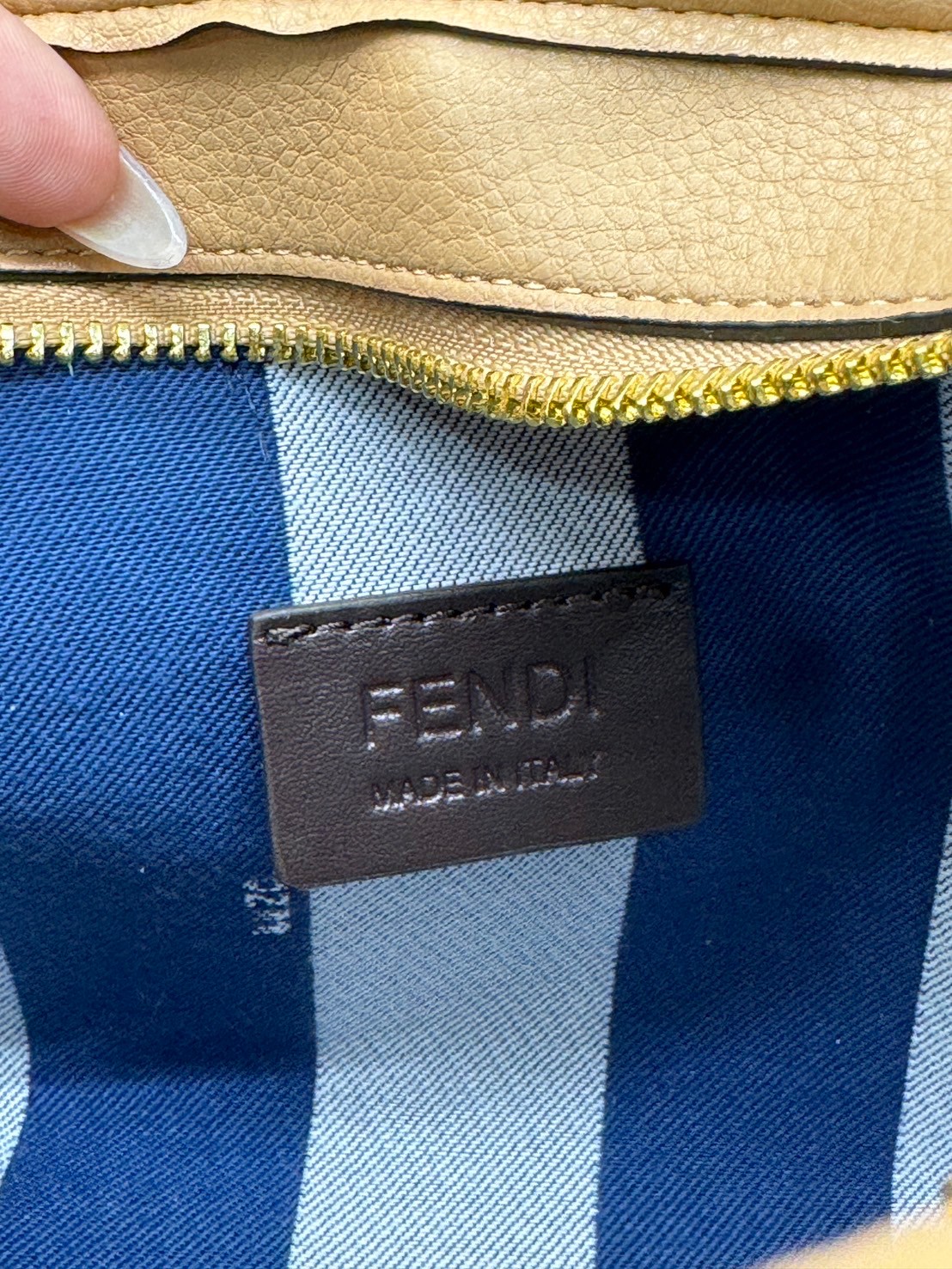 Fendi Roll Mini FF jacquard mini bag / YSL TOTE BAG MINI กระเป๋าสะพายทรงโท้ทไซส์มินิ เกรดออริ 1:1 ใช้งานต่างประเทศได้