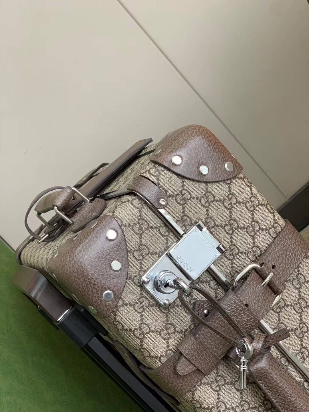 GUCCI Globe-Trotter Carry-On Suitcase / GUCCI globetrotter luggage พร้อมส่ง เกรดท็อปออรินอล งานเหมือนสุด หนังแท้ สวยงามตามรูป TOP ORIGINAL 1:1 เกรดเทียบแท้ ใช้สลับแท้ได้ ใช้งานต่างประเทศได้