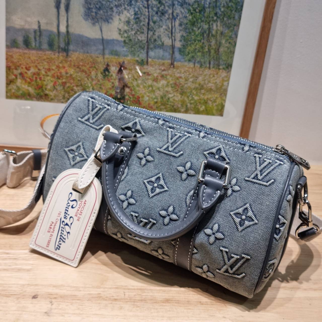 LV bandouliere 25 washed denim monogram keepall bag ใหม่ล่าสุด กับกระเป๋าทรงหมอนสุดฮิต ที่มาในรูปแบบ washed denim สวยคลาสสิค ดูแพงสุดๆ