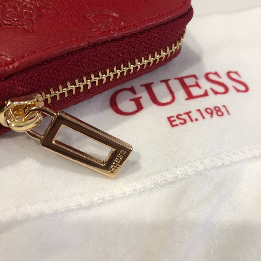 GUESS Women’s Small Wallet กระเป๋าสตางค์แบบสั้น อะไหล่ทอง หนังปั้มลายสวยหรู