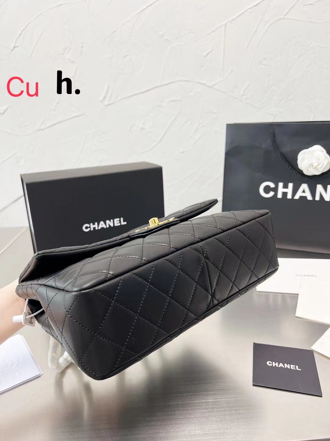 Chanel classic flap bag with chain / CHANEL BAG พร้อมส่ง กระเป๋าสะพายสุดหรู สวยดูแพง รูปทรงคลาสสิค สายสะพายโซ่ในตัว **รอบนี้จัดราคาพิเศษสุดคุ้ม งานสวยเกินราคาค่ะ