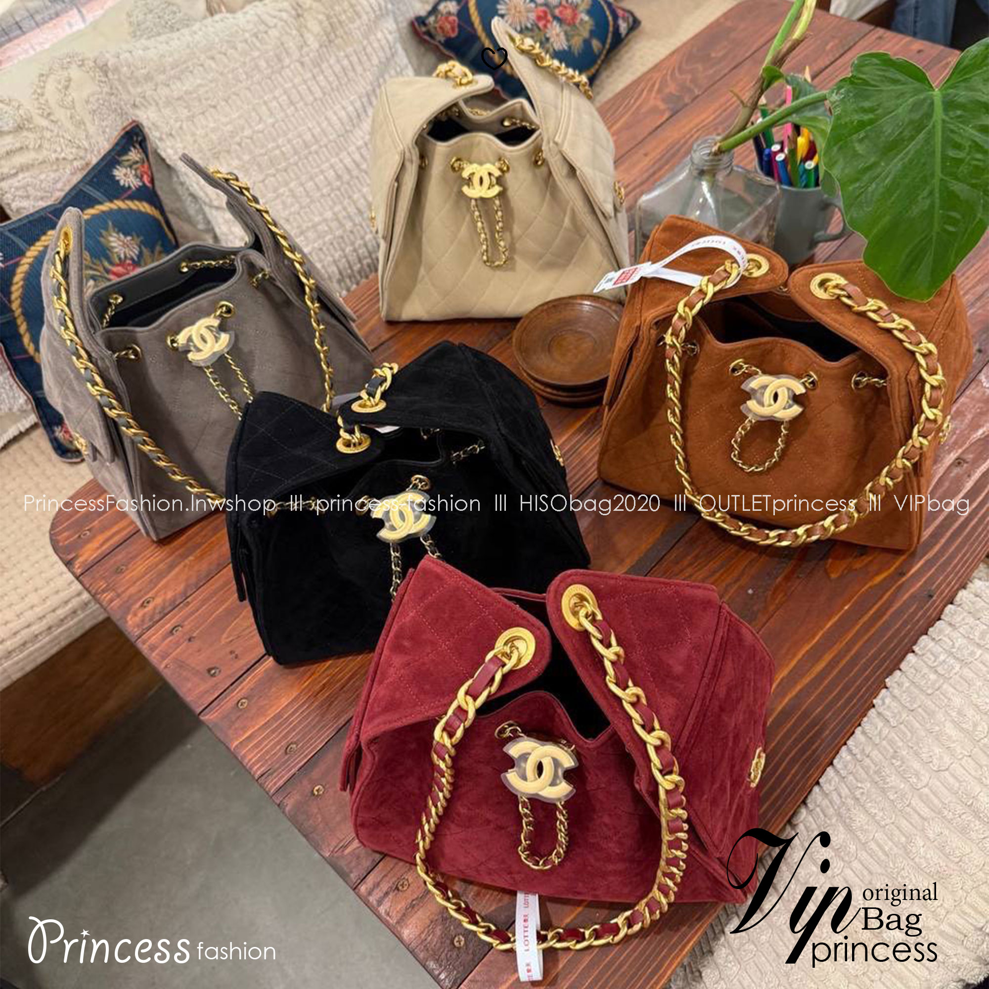 CHANEL 25 Small Suede Handbag กระเป๋าสะพายทรงโฮโบ ใหม่ล่าสุดงานหนังกลับ สวยหรูดูแพง รุ่นขายดีปังสุด รูปทรงใช้งานได้จริง จุของได้ ถือเก๋ๆ เอวี่เดย์ลุค