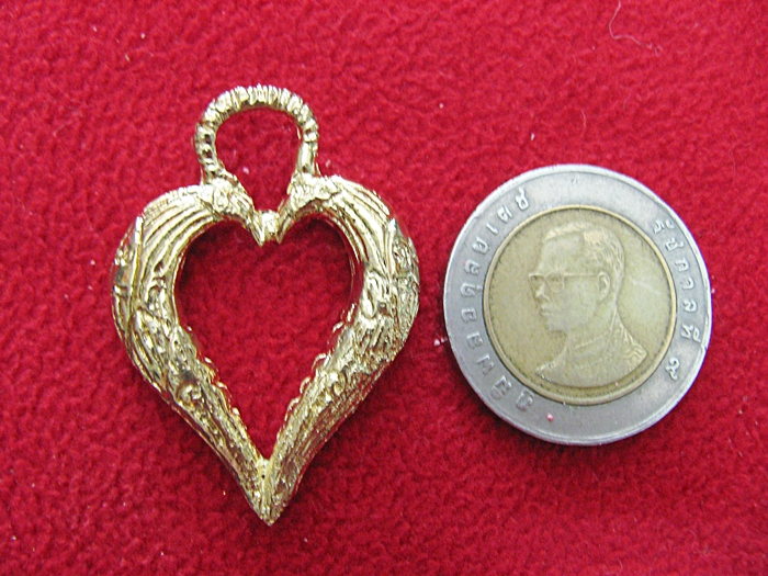 สินค้าหมดค่ะ นกสาริกาคู่ เนื้อโลหะชุบทอง วัดสว่างอารมณ์ อ.นครชัยศรี จ.นครปฐมค่ะ