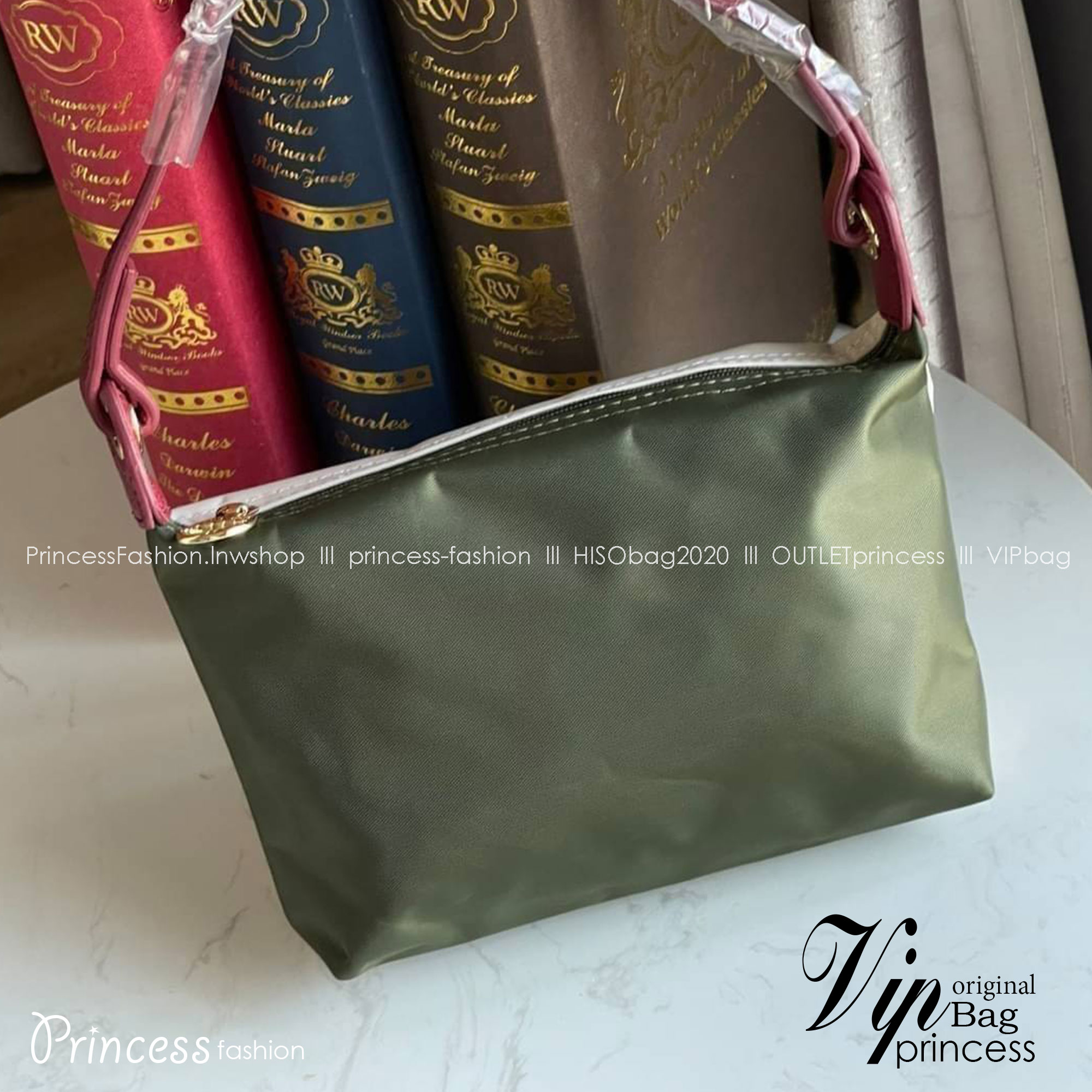 LONGCHAMP LE PLIAGE RE-PLAY Shoulder bag แฟน ๆ ของกระเป๋าไนลอนพกพาอันเป็นเอกลักษณ์ของแบรนด์ ตอนนี้มีคอลเลกชั่นใหม่ล่าสุดให้เลือกสรร