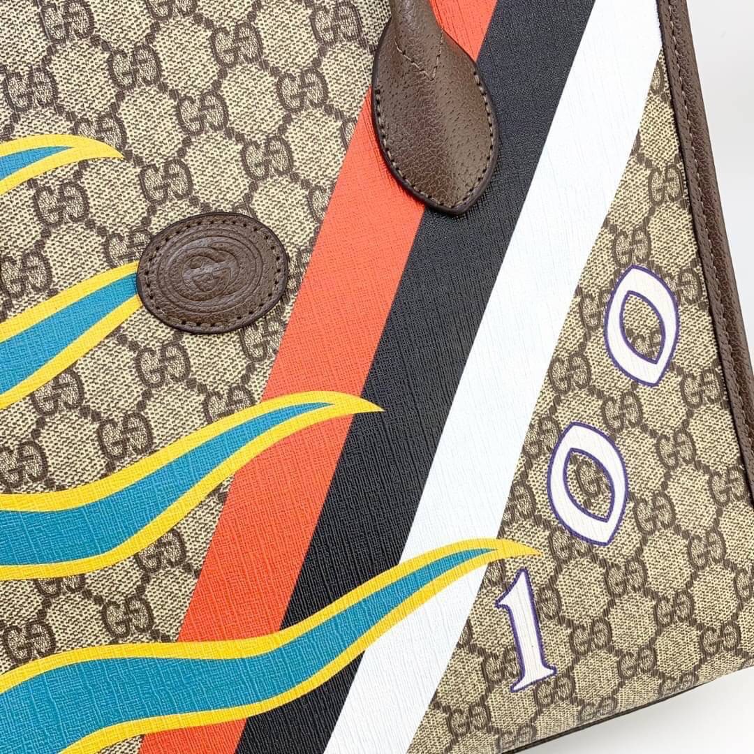 GUCCI Printed Monogrammed Coated-Canvas and Leather Tote Bag / GG Shopping Bag กระเป๋าไซส์ใหญ่ โดดเด่นด้วยลายปริ๊น สวยเอกลักษณ์ พร้อมส่งที่ไทย ภาพสินค้าถ่ายจากงานจริง ใช้งานต่างประเทศได้ วัสดุหนังแคนวาส ภายในโล่งกว้างมาก ใส่ของแบบแน่นๆ จุๆไปได้เลย หมดห่วง