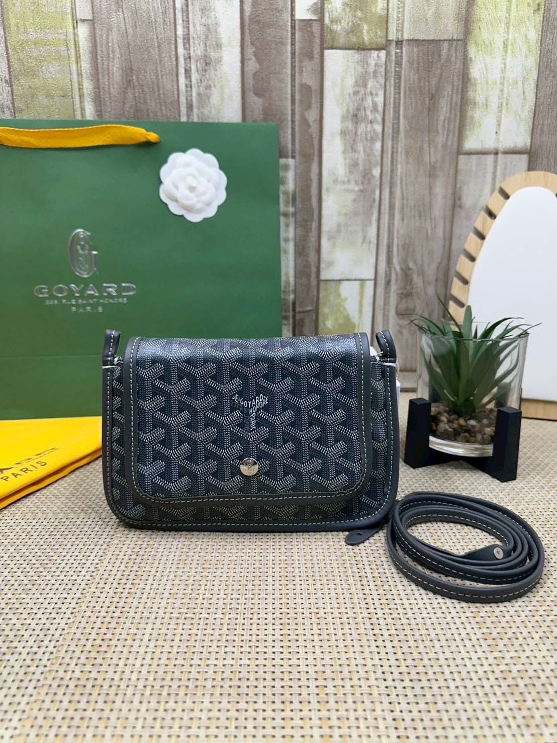 พร้อมส่ง 10 สี ORI หนังแท้ | GOYARD Plumet pouch-wallet กระเป๋าสะพายใบเล็กกะทัดรัด ดีไซน์กระเป๋าสตางค์ Plumet ดีไซน์มาพร้อมช่องใส่เหรียญ ธนบัตร และบัตรต่างๆ