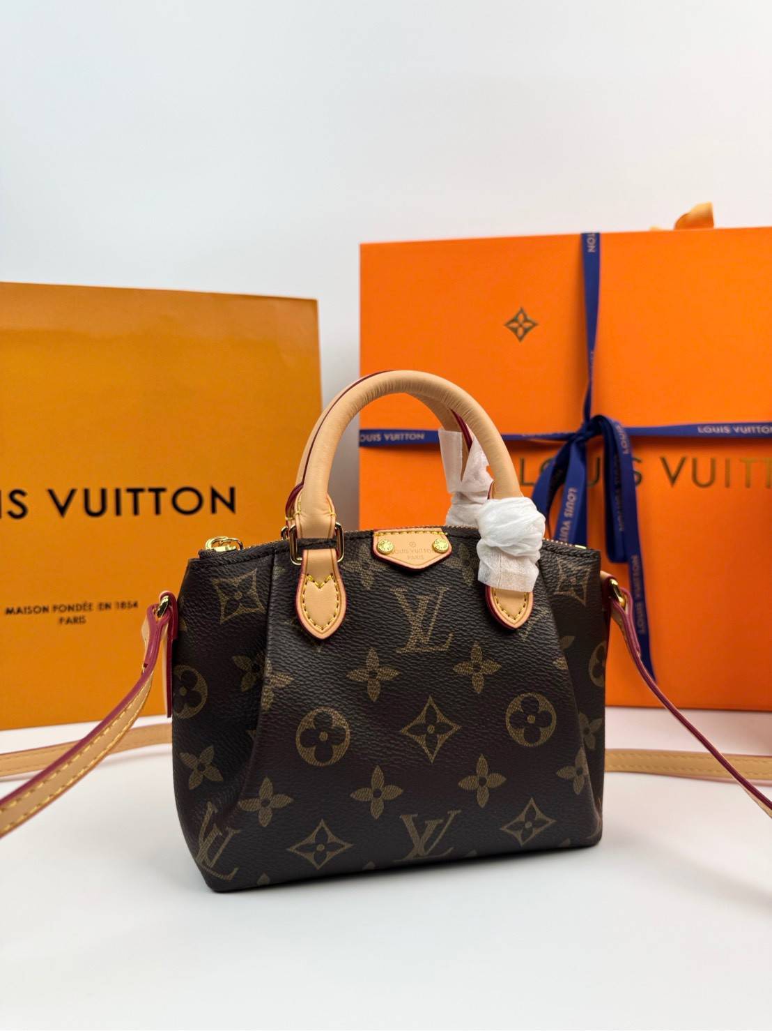 ORI หนังแท้ | LV Nano Turenne Monogram Canvas Bag กระเป๋าสะพายไซส์มินิ ดีไซน์วินเทจ ใบเล็กใช้งานง่าย หรูหราตามแบบฉบับแบรนด์
