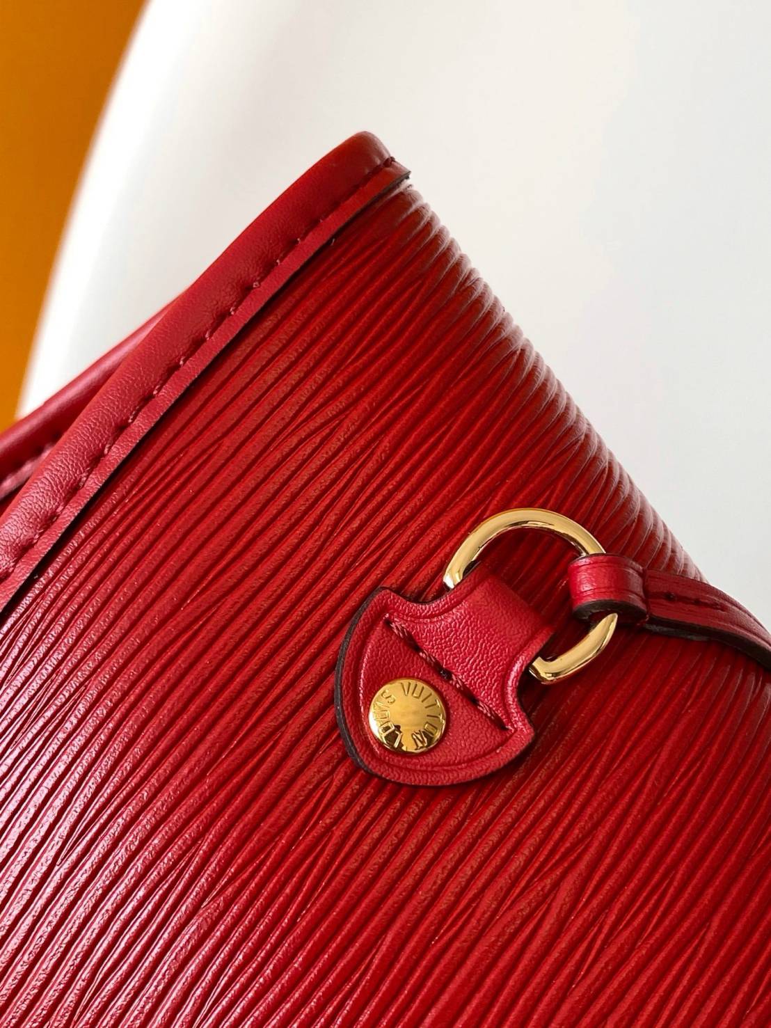 เกรดเทพ Top ORI | LV Neverfull MM Epi Leather กระเป๋าทรงโท้ทเนเวอร์ฟูล หนังแท้เกรดดีสุด หนังลายไม้ พร้อมใบลูก ลายโมโนแกรม ด้านในบุด้วยซับในไมโครไฟเบอร์ ช่องพ็อกเก็ต ซิป 1 ช่อง งานสวยมาก ตัดเย็บดีทุกจุด 🤍 เกรดเทพออริจินอล สลับแท้ 1:1