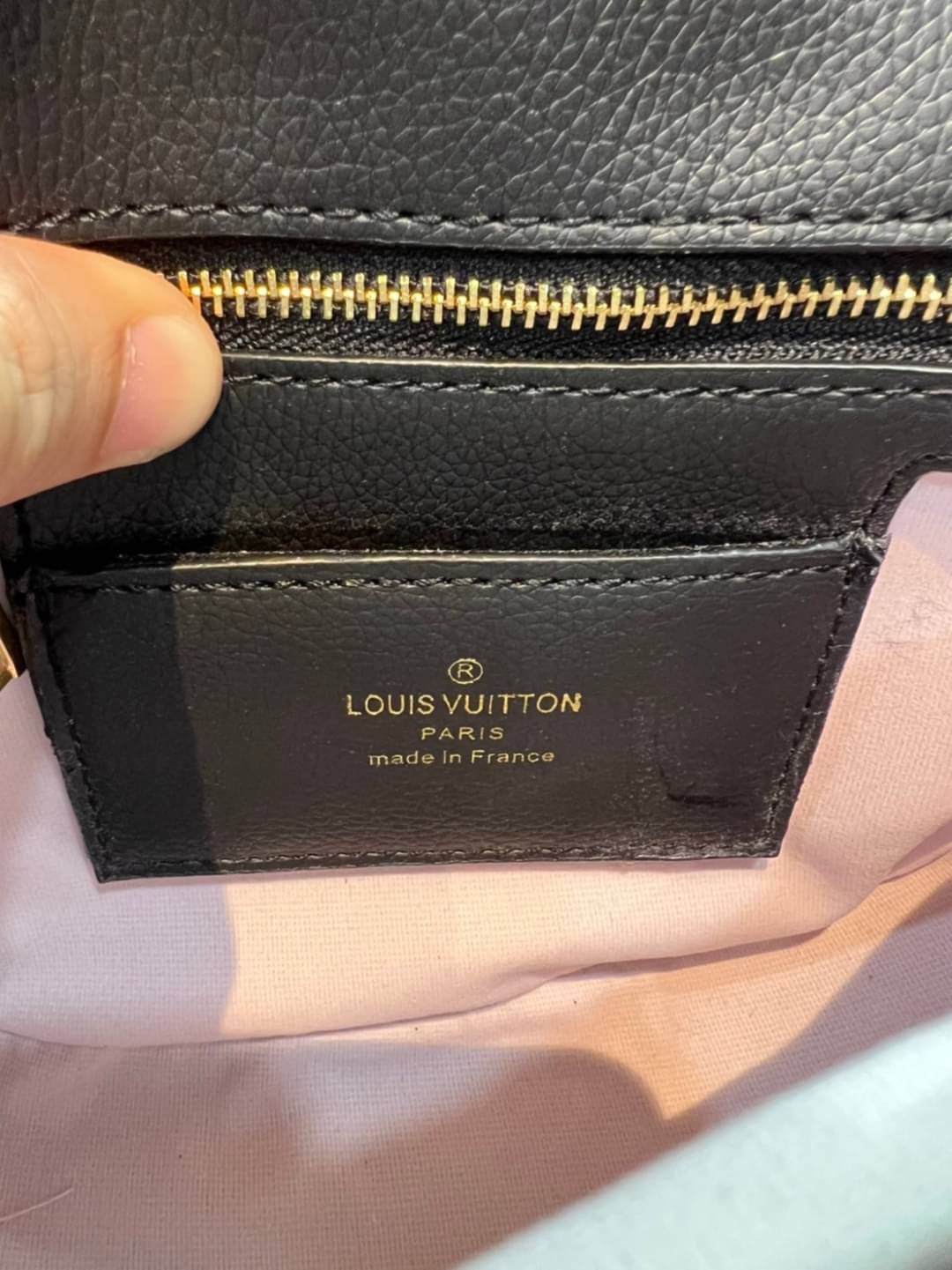 VIP 】หนังแท้ Louis Vuitton Crossbody & Shoulder Bag พร้อมส่งที่ไทย 4 สี