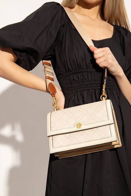 Tory Burch Small T Monogram Shoulder Bag กระเป๋าสะพายรูปทรงยอดนิยม เกรดท็อปออริ เกรดดีสุด สลับแท้ 1:1 ใช้ต่างประเทศได้