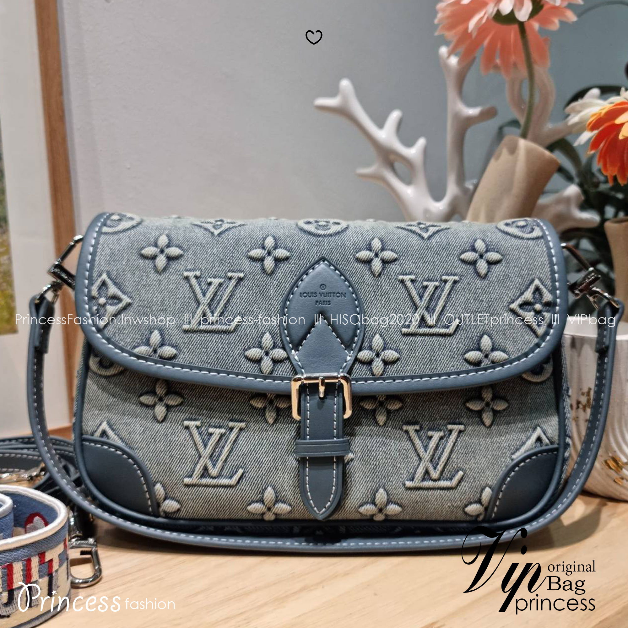 LV diane monogram washed denim bag ใหม่ล่าสุด กับกระเป๋าทรงสุดฮิต คลาสสิคและเป็นอีกหนึ่ง signature ที่มาในรูปแบบ washed denim สวยดูแพงสุดๆ