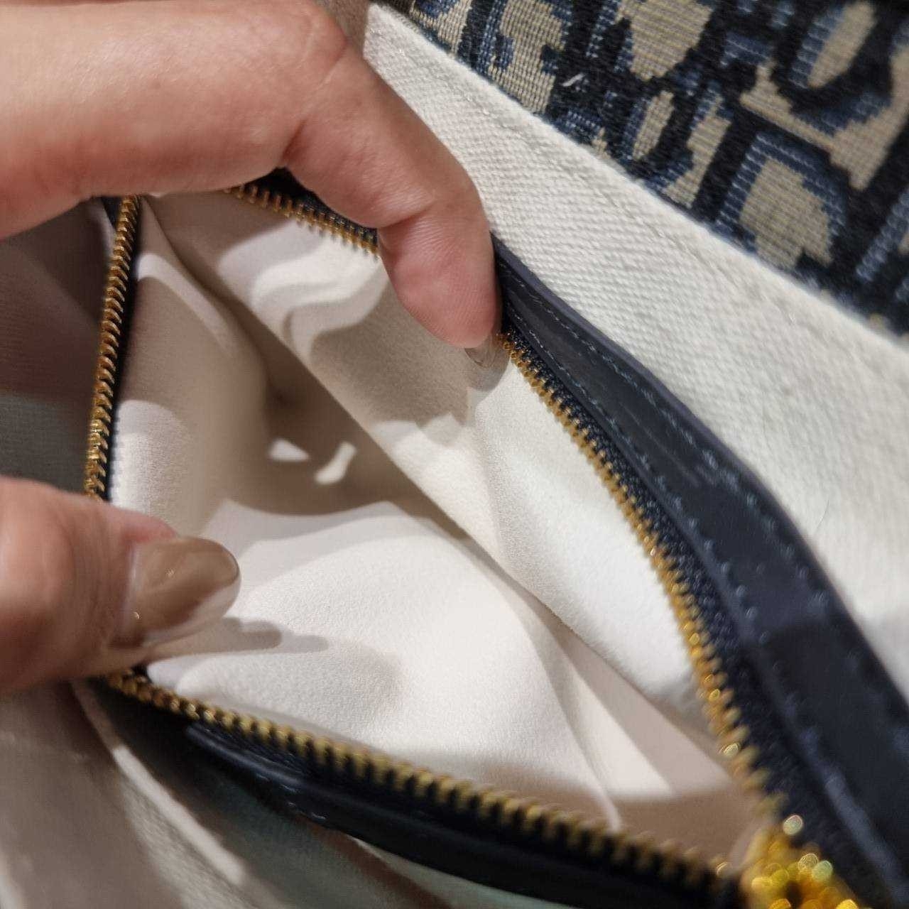 Small CD Besace Bag Blue Dior Oblique กระเป๋าสะพายทรงสวย ดีไซน์โลโก้โดดเด่นและหรูหรา