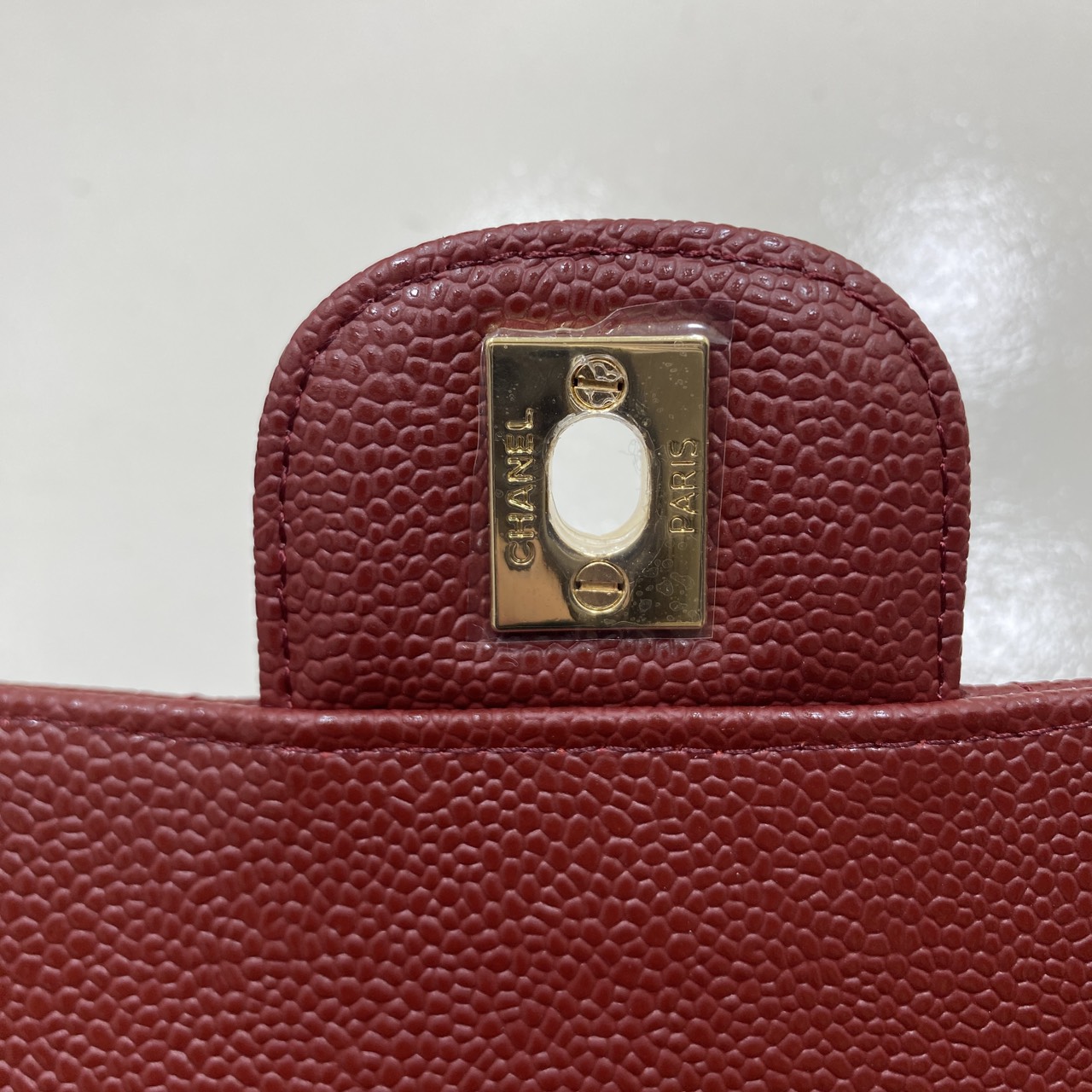 ORI หนังแท้ | CHANEL Classic Medium Flap Bag 25cm กระเป๋าสะพายคลาสสิกรุ่นยอดนิยมตลอดกาล ดีไซน์เรียบหรูหราขับผิว งานหนังแท้ อะไหล่ทองหรูหรา สุดยอดเดอะเบสท์ไอเท็ม