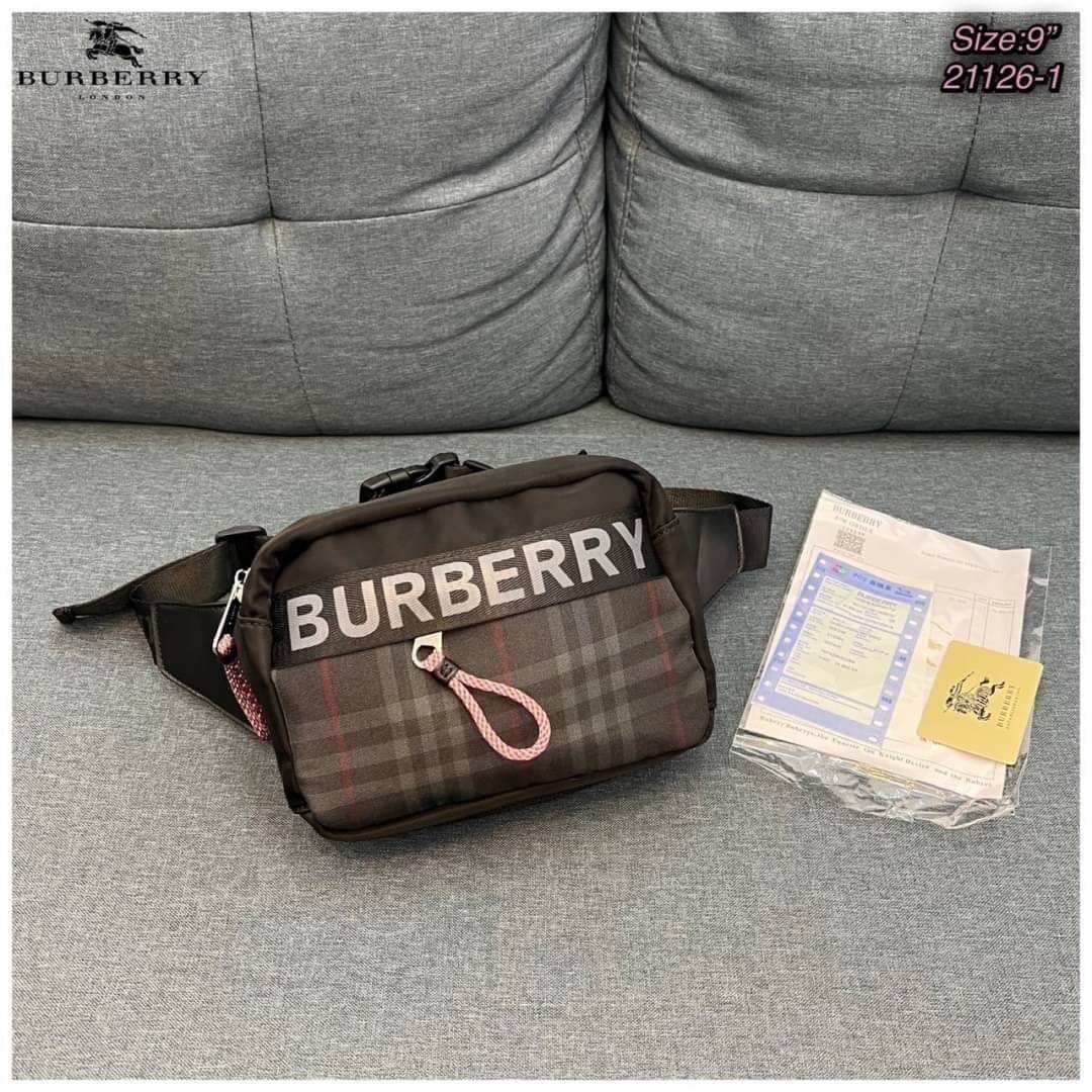 BURBERRY BELT BAG Vintage retro check กระเป๋าคาดอกผ้าในลอนอย่างดี น้ำหนักเบา ทรงสวย สามารถใช้ทั้งผู้หญิง ผู้ชาย