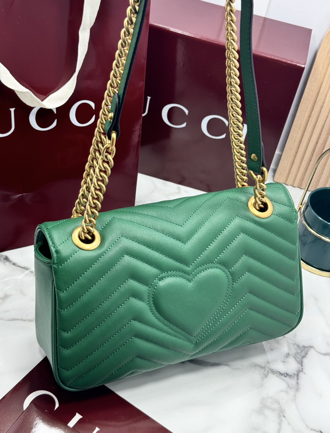 ORI | หนังแท้ GG Marmont small shoulder bag กระเป๋าสะพายข้างรุ่นคลาสสิค ดูแพง อัพลุคได้สบายๆ ด้านหลังดีไซน์รูปหัวใจ