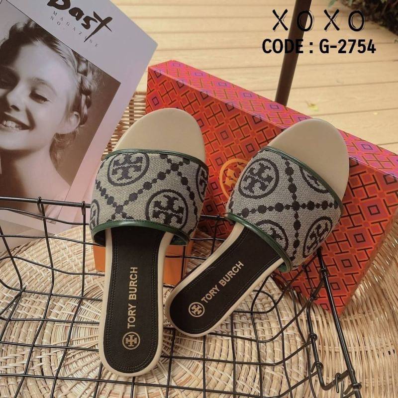 Tory Burch Sandals แตะสวม งานผ้าทอปักแบรนด์ ชนช้อป งานสวย เรียบร้อย สวยเกินราคาขายมากคะ สวมใส่ง่าย ใส่สบาย แมทส์ชุดง่าย น้ำหนักเบา