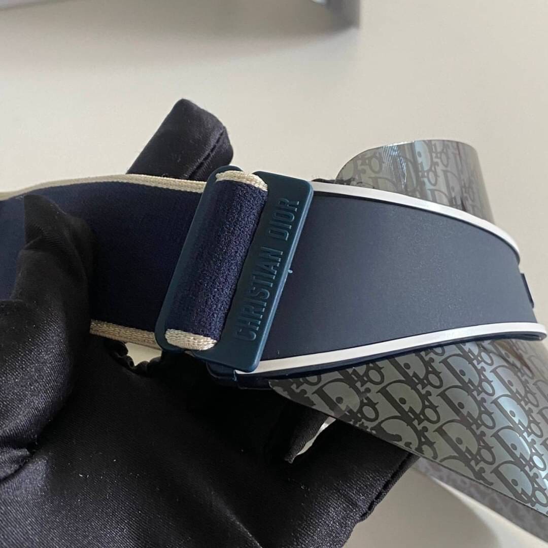 DiorClub V1U Blue Dior Oblique Visor / Dior Sun Visor Cap ภาพสินค้าถ่ายจากงานขายจริงใช้งานต่างประเทศได้