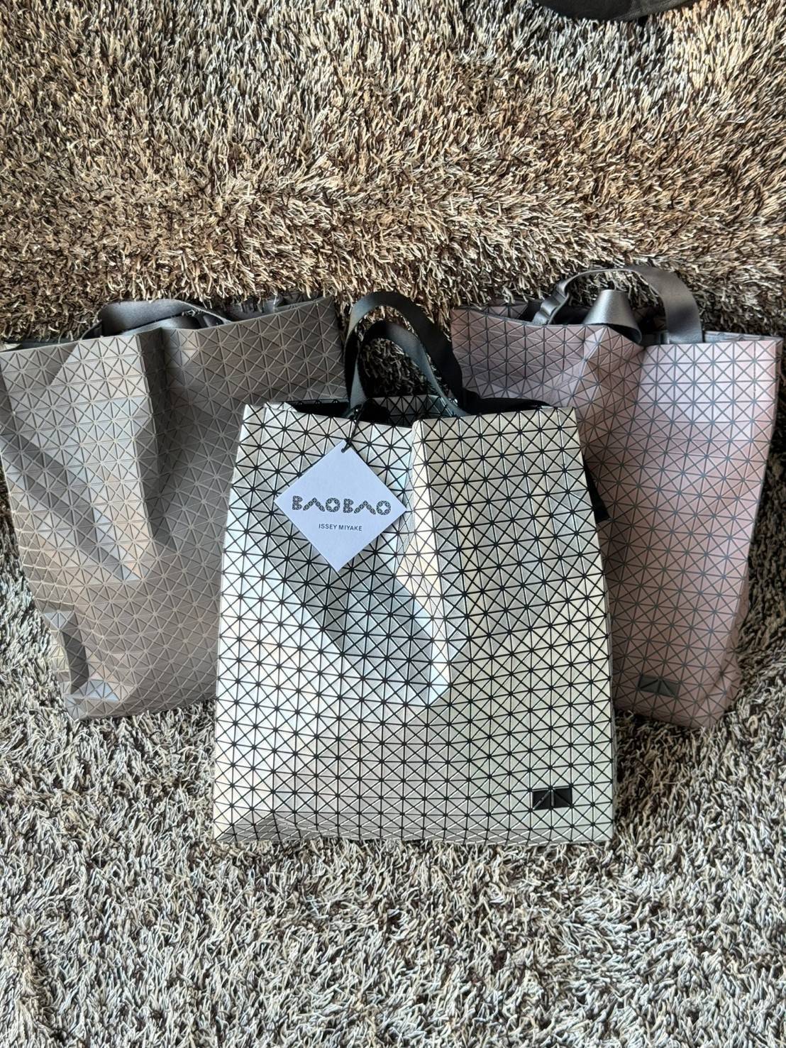 พร้อมส่ง 5 สี Baobao Issey Miyake Cart S geometric tote bag กระเป๋าถือทรงโท้ทลายเรขาคณิต 🧡 เกรดออริจินอล 1:1 สลับแท้ ใช้งานต่างประเทศได้