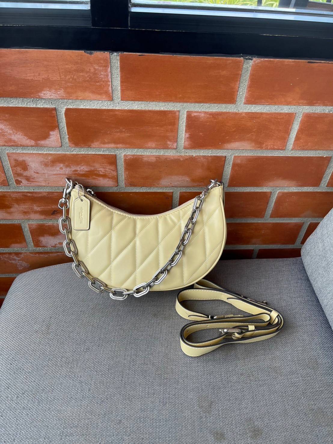 พร้อมส่ง 4 สี COACH CP148 MIRA SHOULDER BAG WITH PILLOW QUILTING กระเป๋าสะพายดีไซน์สวย 🧡 เกรดท็อปออริจินอล 1:1 สลับแท้ เกรดดีสุด ใช้งานต่างประเทศได้