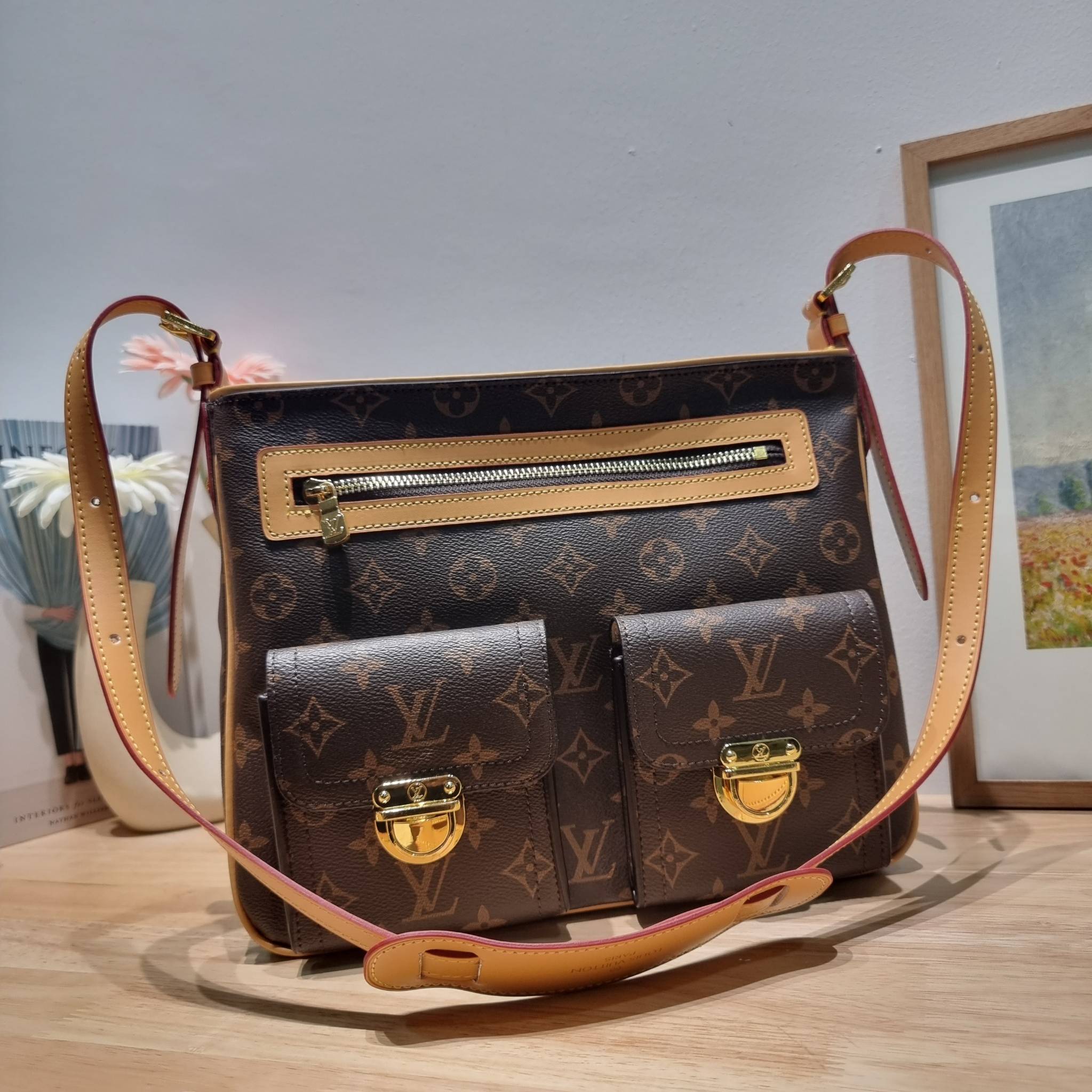 LV Hudson GM Monogram / LV hudson messenger bag กระเป๋าสะพายคลาสสิคทรงแมสเซนเจอร์ สวยอยู่ทรง ดีไซน์ไม่ซ้ำ ดีเทลหลากหลาย