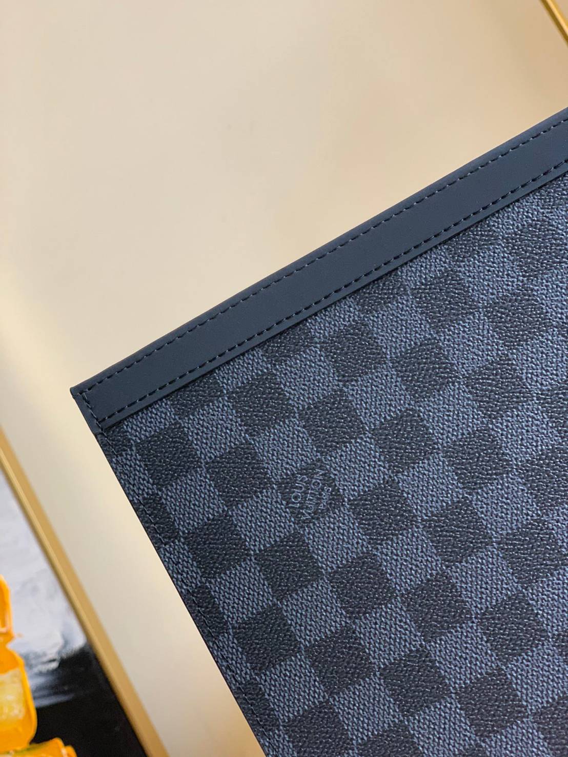 หนังแท้ LOUIS VUITTON POCHETTE VOYAGE MM พร้อมส่งที่ไทย LV CLUTCH รุ่นขายดีตลอดกาล งานหนังแท้เกรดออริจินอล ภาพสินค้าถ่ายจากงานขายจริงค่ะ