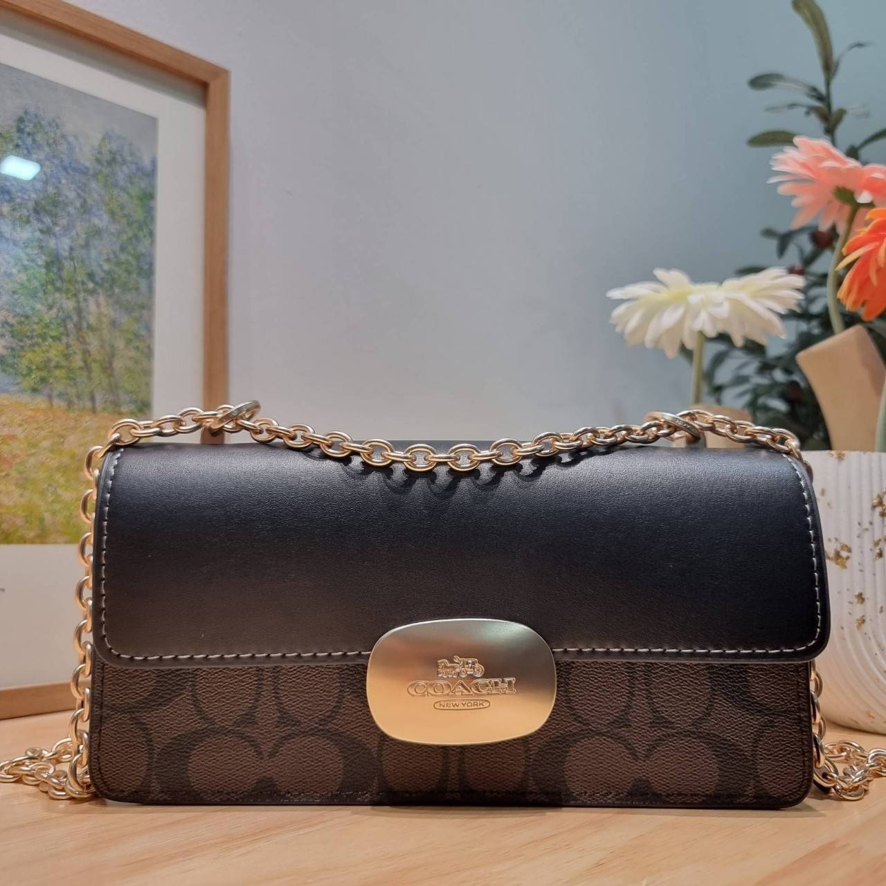 COACH CR528 ELIZA FLAP CROSSBODY IN SIGNATURE CANVAS กระเป๋าสะพายสุดหรู ดีไซน์โลโก้รุ่นใหม่สวยเด่น เกรดท็อปออริ เกรดดีสุด สลับแท้ 1:1