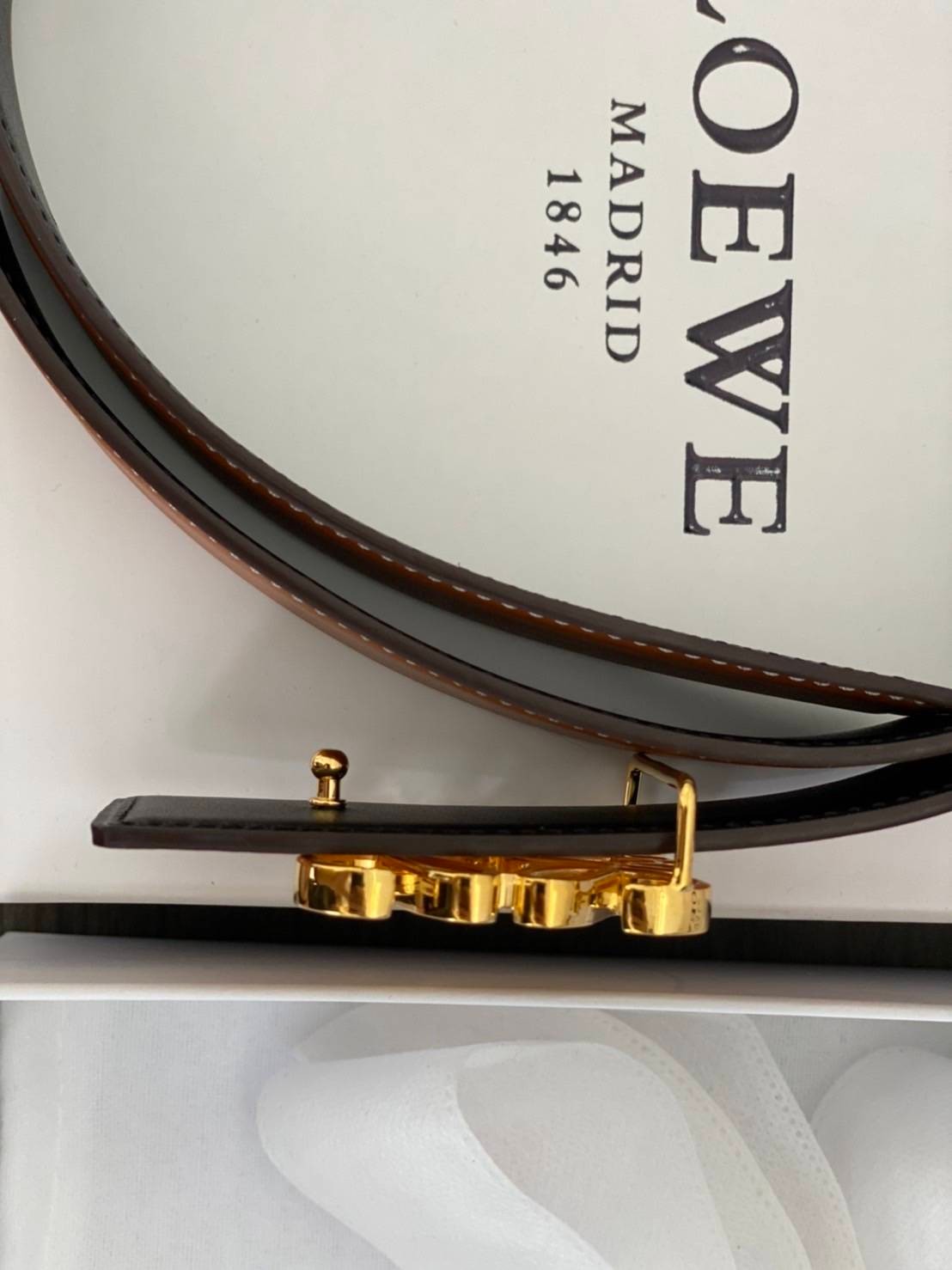 Loewe Belt / Loewe Anagram Leather Belt เข็มขัดโลเอเว่หนังแท้ สุดคลาสสิค วินเทจ เรียบง่าย ผู้ดี เป็นซิกเนเจอร์ ใช้งานเป็น everyday use ได้เลย