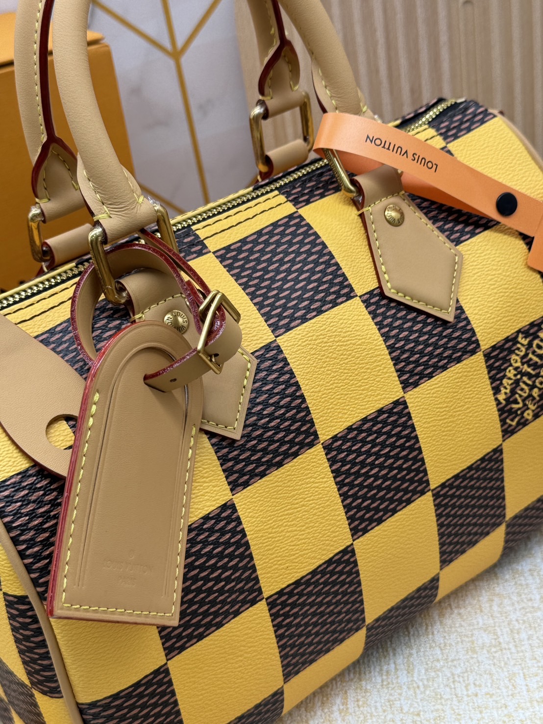 TOP ORI สลับแท้ 1:1 ผ่านทุก ตม LV Speedy 25 Bandoulière Damier Pop กระเป๋าสะพายสปีดี้สีใหม่ Jaune Mat ราพุ่งไปแล้ว หลังจากตะลิชถือ