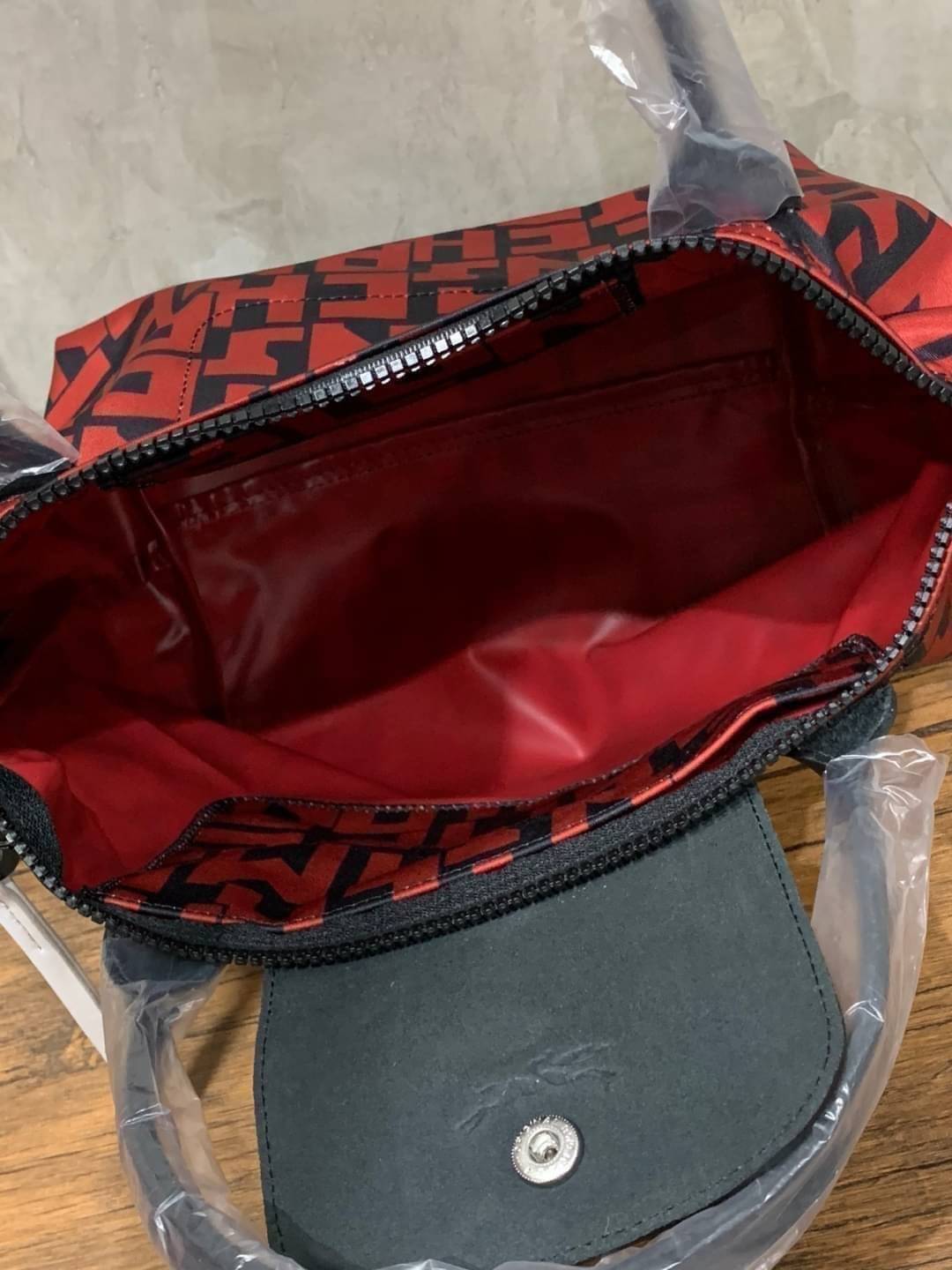 ของแท้ 💯% Longchamp LE PLIAGE LGP TOP HANDLE BAG S พบกับคอลเลคชั่นใหม่ล่าสุด มีดีไซน์ที่เรียบหรูและคลาสสิก แฝงด้วยลูกเล่นแบบเฟมินีน