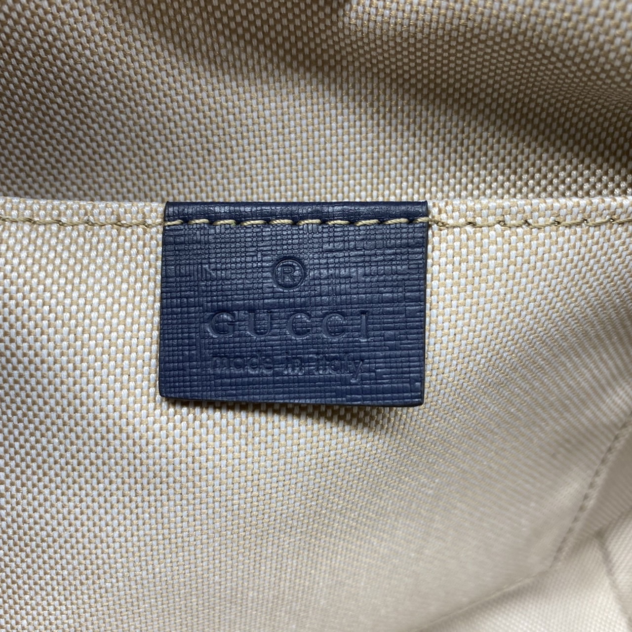 (รวมแบบ) หนังแท้ GUCCI Animal-Friendly Gucci Kid GG Supreme Tote Bag ลายใหม่น่ารักมากเลยค่าา งานหนังแท้ทรงตั้งสวย ขนาดกะทัดรัด จุของได้เยอะ ใช้ได้ทั้งเด็กและผู้ใหญ่ น่ารักมากค่ะ