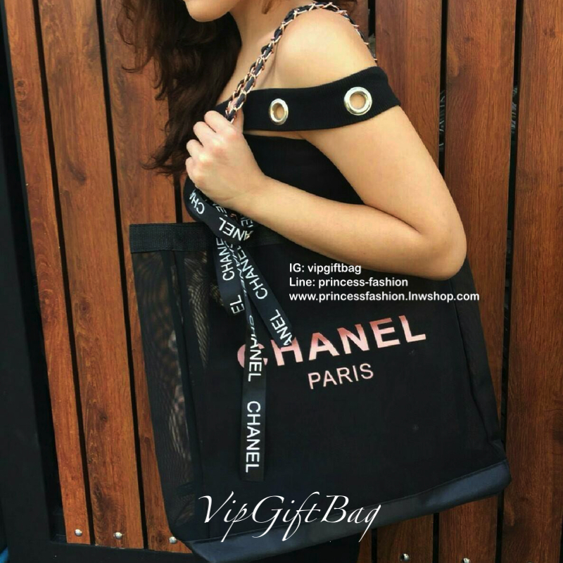 สีพิ้งค์โกลด์สุดหรู **ถึงไทยแล้วค่ะ ---- ซื้อ1ได้ถึง2 !!! ---- Chanel Shopping Ribbin bag Chain With + Cosmetic Pouch กระเป๋าสะพายใบใหญ่ทรง Shopping พร้อมกระเป๋าใส่เครื่องสำอางค์ ใบเล็ก จากงานพรีเมี่ยมกิ้ฟของแท้นำเข้าจาก Chanel Perfume Counter ใบใหญ่วัสดุ
