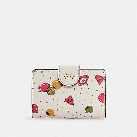 COACH C7414 MEDIUM CORNER ZIP WALLET WITH ORNAMENT PRINT คอลเลคชั่นใหม่ กระเป๋าสตางค์ใบกลาง ดีไซน์ใหม่ สุดหรู คละลายพริ้นท์เต็มใบ น่าใช้ไปอีก วัสดุหนังแคนวาสเคลือบลาย ภายในมีช่องใส่บัตร ใส่ธนบัตรได้ครบ และมีช่องซิปแยก ใบจริงสวยมากๆ แนะนำจ้า ราคาสุดคุ้มครบ