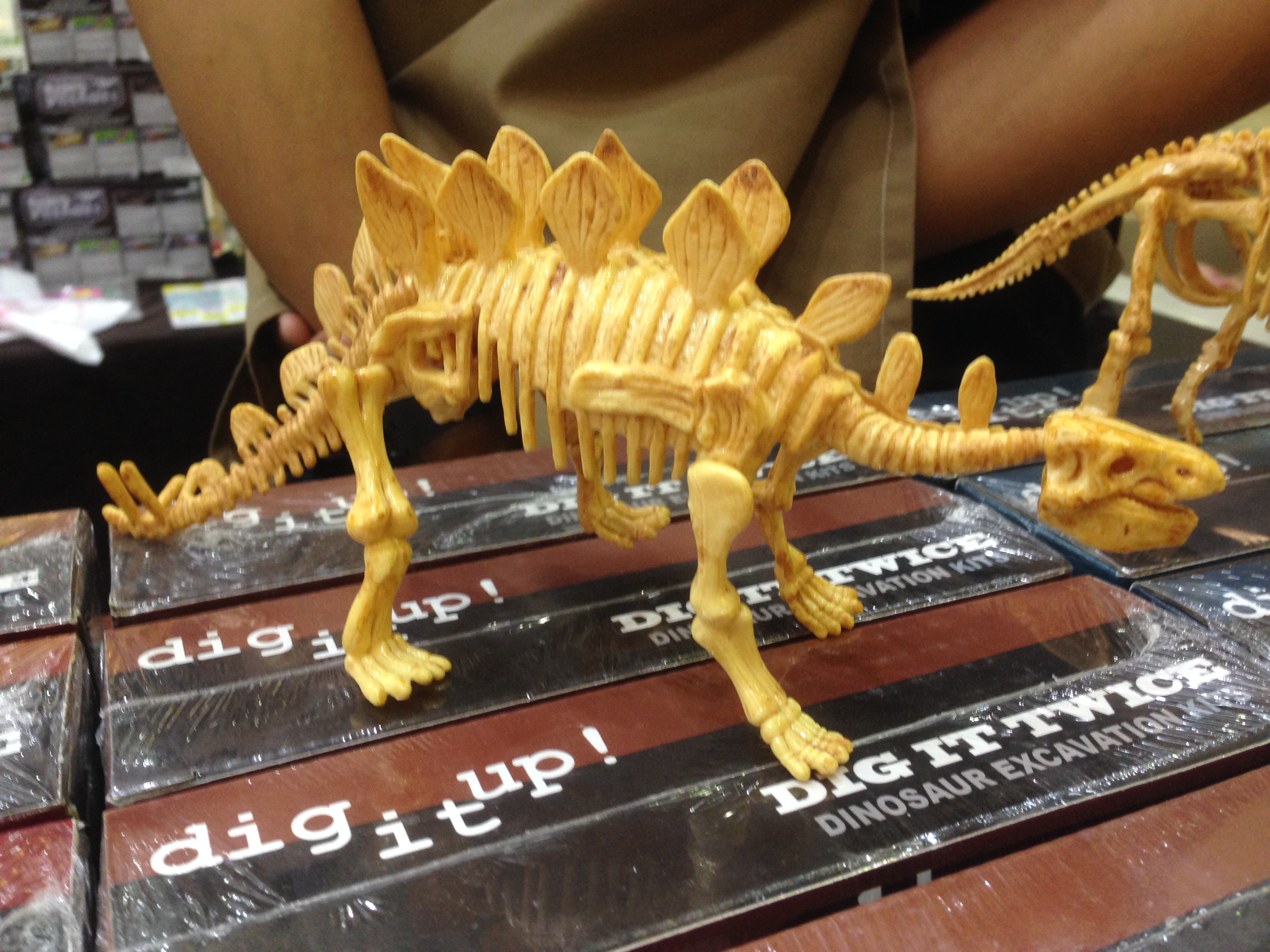 ชุดขุดฟอสซิลDig it Twice (แบบเล่นสองรอบ ขุดแล้วนำมาประกอบเป็นโมเดลได้)