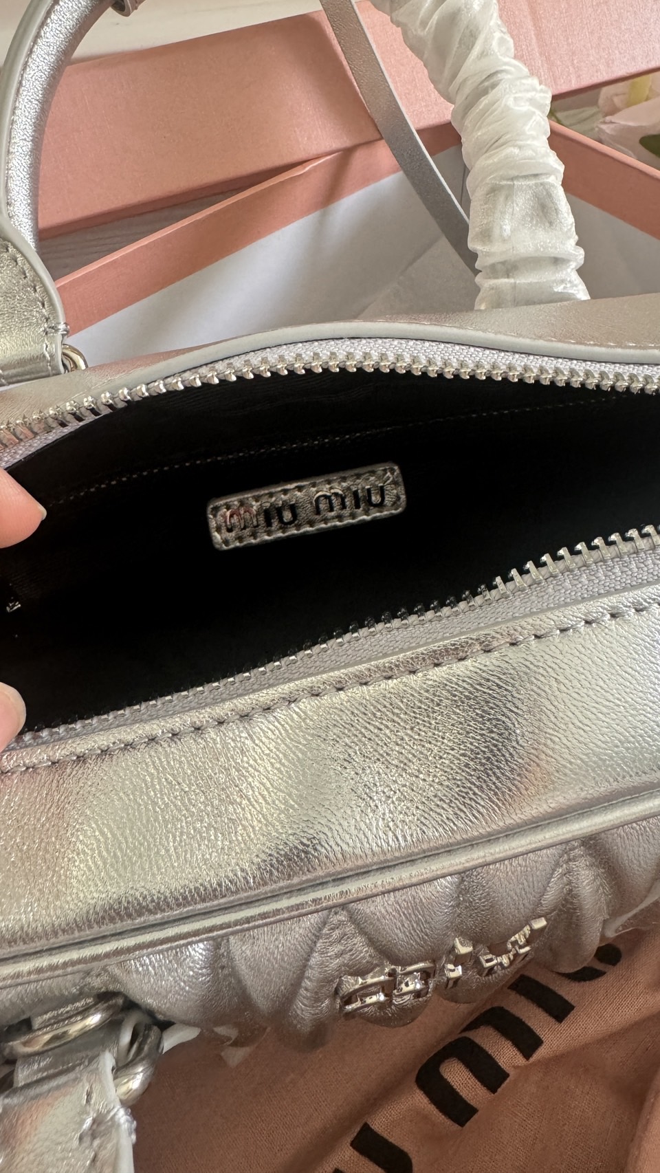 MIU MIU Arcadie Matelassé nappa leather bag / MIU MIU Mini Bag กระเป๋าถือสะพายใบเล็ก เกรดออริ 1:1 ใช้งานต่างประเทศได้