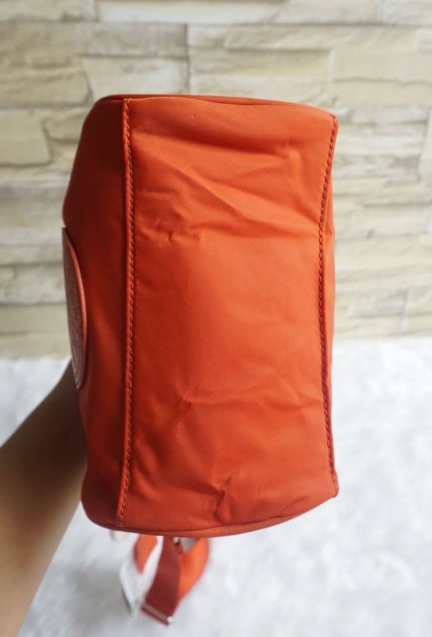 NEW ARRIVAL! Kipling 2Way Mini Bucket Bag กระเป๋าถือหรือสะพาย 2Way ขนาดมินิรุ่นใหม่ทรงขนมจีบวัสดุ Nylon & Polyester 100% น้ำหนักเบา พวงกุญแจรูปหัวใจปั้มแบรนด์คอลเลคชั่นพิเศษถอดแยกใช้ได้ เปิดปิดสไตล์ Drawstring มีกระดุมคาดกลาง ภายในมีโลโก้ ช่องซิป ช่องใส่ข