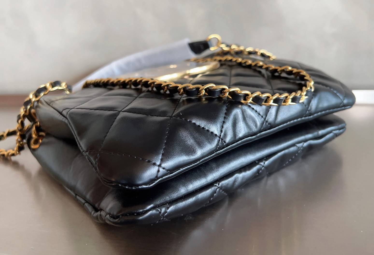 Chanel 24C bag / CHANEL WITH CHAIN / CHANEL Casual Style กระเป๋าสะพายหนังนิ่มลื่นเงาสวย Plain Leather Party Style Office Style