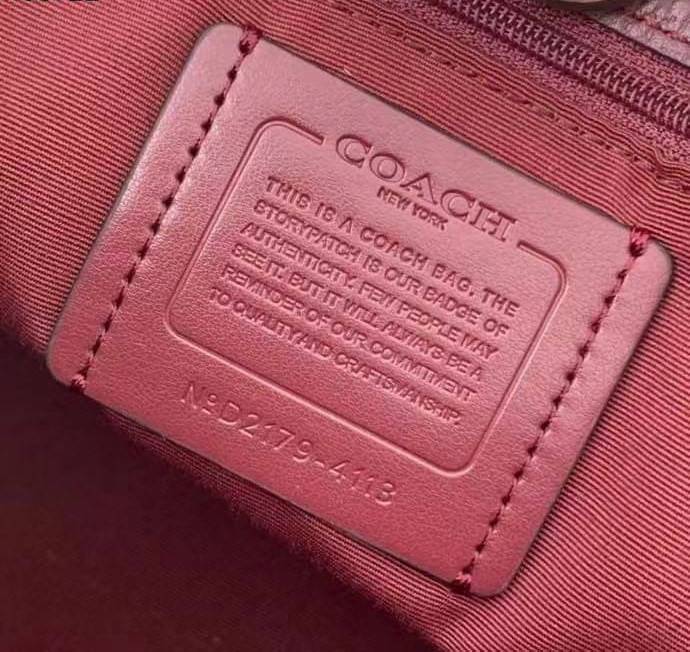 พร้อมส่ง 4ลาย 🌈ไม่มีในช๊อปไทยจร้าา😘 COACH DEMPSEY CARRYALL IN SIGNATURE JACQUARD WITH STRIPE AND COACH PATCH (C2826,C1527,C4113) พร้อมส่งความสวย! คุณภาพจัดเต็มค่ะ กระเป๋าทรงTote วัสดุ Jackquard+หนังแท้ ได้ลงตัวสวยงาม ด้านหน้ามีโลโก้แบรนด์ว