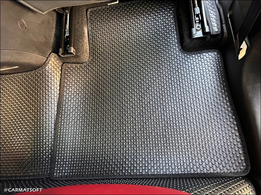 พรมปูพื้นรถยนต์ MG HS ลายกระดุมเม็ดเล็ก สีดำ เข้ารูป ตรงรุ่นรถ