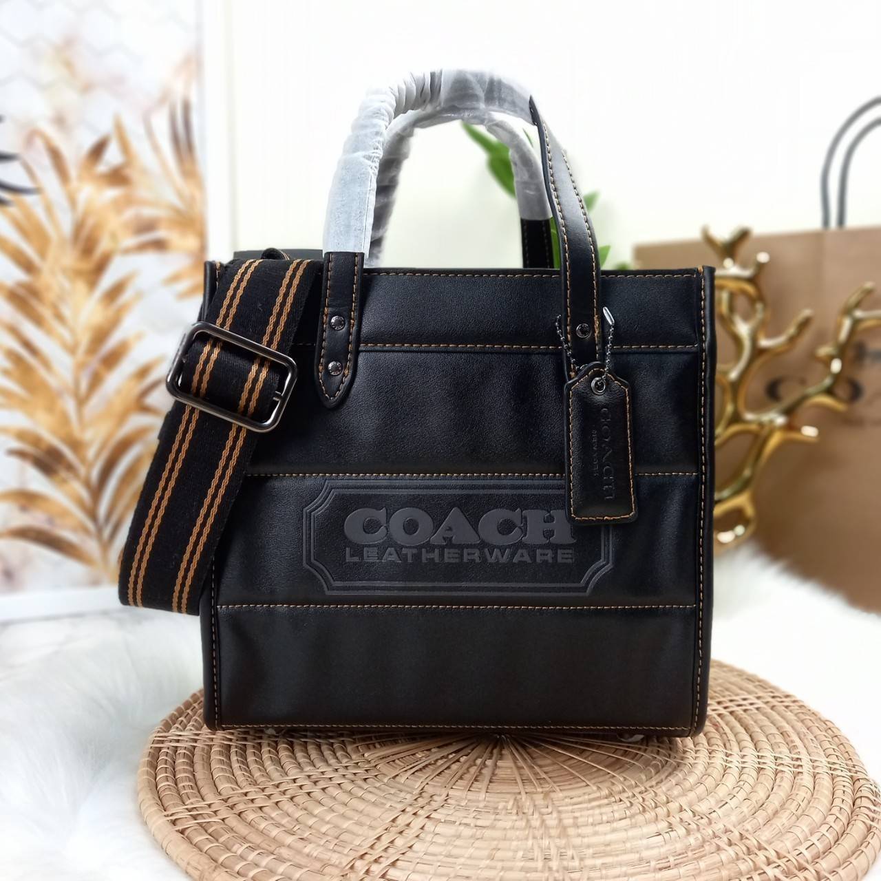 COACH CASUAL STYLE STREET STYLE 2WAY PLAIN LEATHER ELEGANT STYLE (C6958 C6852) 🌺 ที่สุด! ของที่สุด!! กระเป๋าถือ กระเป๋าสะพายรูปทรงสุดฮิต สุดคลาสสิค รุ่น UNISEX ที่ชิคๆ สบายๆ ได้ทั้งชายและหญิง// วัสดุหนังแท้ทั้งใบ ตัดเย็บด้วยหนังเนื้อนุ่มพิเศษ หนา 
