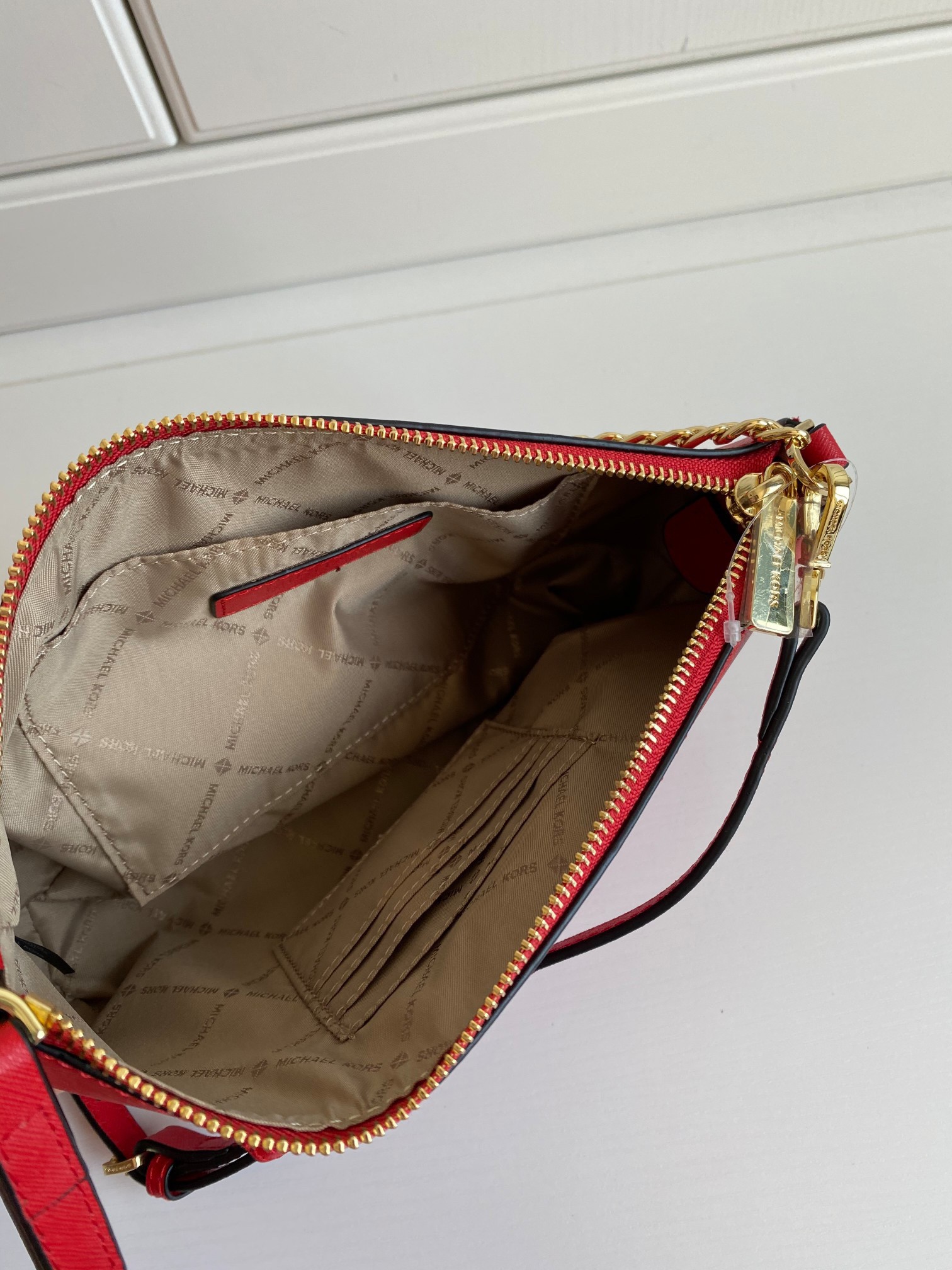 MICHEAL KORS SAFFIANO CROSSBODY BAG / MK Chain Pouchette Bag พร้อมส่ง 4 สี กระเป๋าสะพายข้าง ทรงสวย วัสดุหนัง SAFFIANO คุณภาพดี สวยอยู่ทรงแข็ง