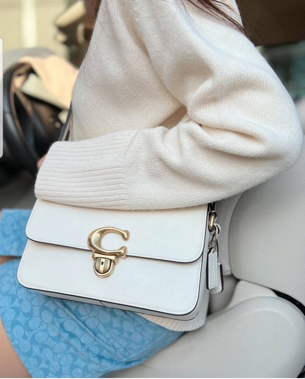 COACH STUDIO GLOVETANNED LEATHER SHOULDER BAG (C6641)🌺ห้ามพลาดเด็ดขาด!! สวยละมุน เรียบหรู ดูแพงสุดๆ!! //กระเป๋าถือ กระเป๋าสะพาย ดีไซน์เนี้ยบ! เฉียบมาก!// วัสดุหนังแท้ หนังเรียบเต็มใบ อยู่ทรง สวยมากๆ ดีเทลเรียบหรู ผู้ดีสุดๆ!// ด้านหน้าเปิด-ปิดด้วยต