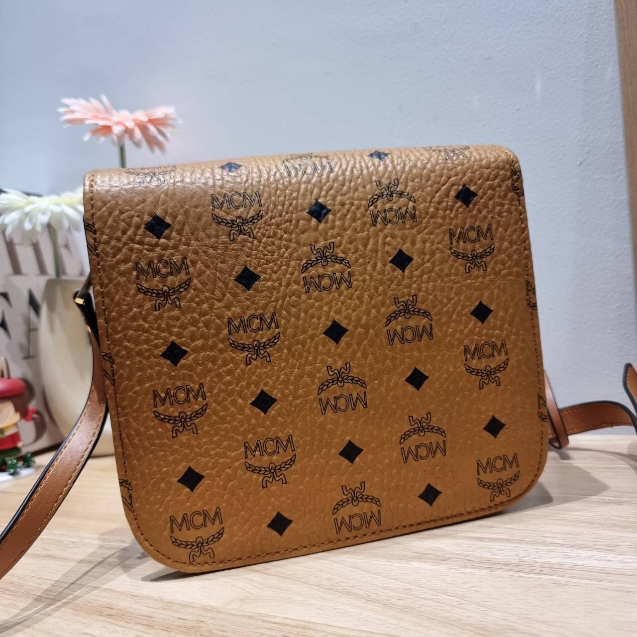 M.C.M PATRICIA SHOULDER BAG IN VISETOS กระเป๋าสะพายไหล่/ข้าง ดีไซน์ได้อย่างมีสไตล์ เกรดออริ สลับแท้ 1:1 ใช้งานต่างประเทศได้ ภาพถ่ายจากงานขายจริง