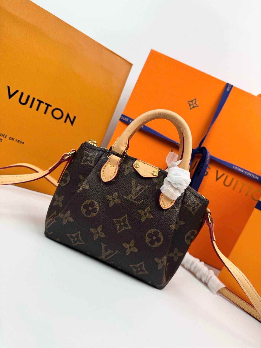 ORI หนังแท้ | LV Nano Turenne Monogram Canvas Bag กระเป๋าสะพายไซส์มินิ ดีไซน์วินเทจ ใบเล็กใช้งานง่าย หรูหราตามแบบฉบับแบรนด์