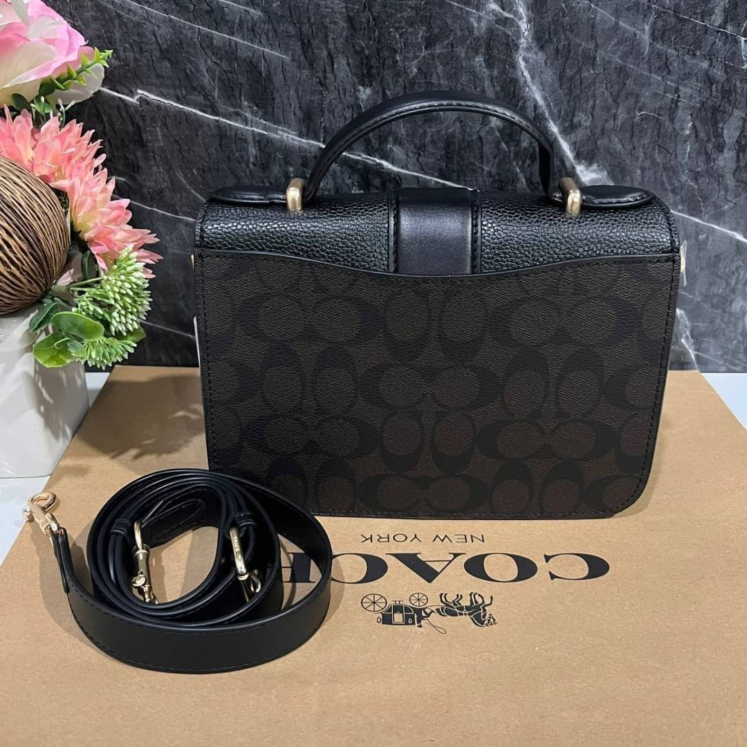 COACH SMALL GEORGIE TOP HANDLE IN BLOCKED SIGNATURE CANVAS ((6504//0468//6192//6015)) compact body portable shoulder bag 🌈ห้ามพลาด รุ่นแนะนำค่าา! พร้อมส่งทันที! กระเป๋าหิ้ว//สะพายข้างได้ วัสดุหนังแท้ 🔺หนึ่งใบทำลายหนังผสมกัน3แบบได้ลงตัวสวยง