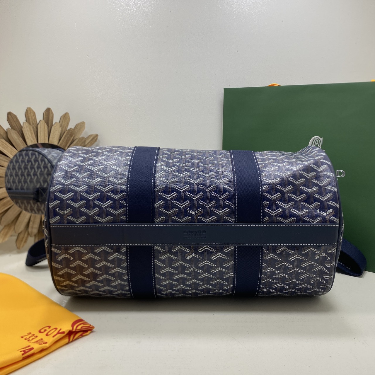 ORI หนังแท้ | Goyard Barrel 40 Sports Bag กระเป๋าสะพายทรง Keepall ใบใหญ่ ดีไซน์สปอร์ต ภายในโล่งกว้าง จุของได้เยอะ มีหูจับด้านบน เพิ่มฟังชั่นหูหิ้วด้านข้าง สะดวกใช้งาน