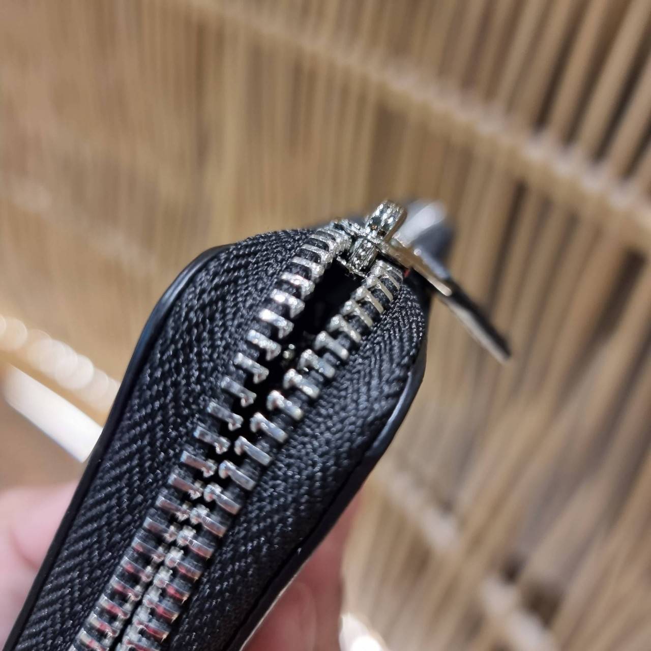 COACH ACCORDION ZIP WALLET IN SIGNATURE CANVAS WITH PRAIRIE ROSE / JUMBO FLORAL / CAMO ROSE FLORAL / MEDLEY BOUQUET PRINT ((F31572/F39189/F26290/F2859)) สวยคลาสสิคไม่มีใครเกิน!! กระเป๋าสตางค์ใบยาว ลวดลายสวย สีสันโดดเด่น วัสดุหนังแคนวาสเคลือบ เปิด-ปิดด้วยซ