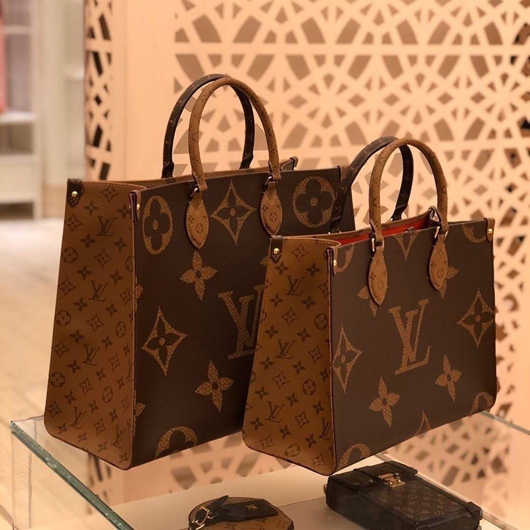 LV crossbody tote bag 10" 16" สเปเชี่ยล gift box set ในราคาที่แสนดี น่าคบหา!! สุดคุ้มและสวยที่สุดยันกล่อง!! ได้ไปยังไงต้องร้องว้าว!! กระเป๋าทรงโท้ทที่สาวๆตามหา ดีไซน์คลาสสิค ผู้ดี หรูหรา โทนสีใช้งานง่าย ได้ทุกลุค ทุกสไตล์ วัสดุหนังแคนวาสคุณภาพ ม